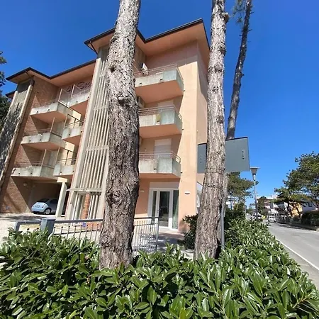 Ferienwohnung Fuer 5 Personen Ca 50 M In Lignano Sabbiadoro, Friaul-julisch Venetien Provinz Udine アパート