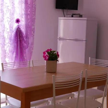 Ferienwohnung Fuer 5 Personen Ca 50 M In Lignano Sabbiadoro, Friaul-julisch Venetien Provinz Udine Μπιμπιόνε